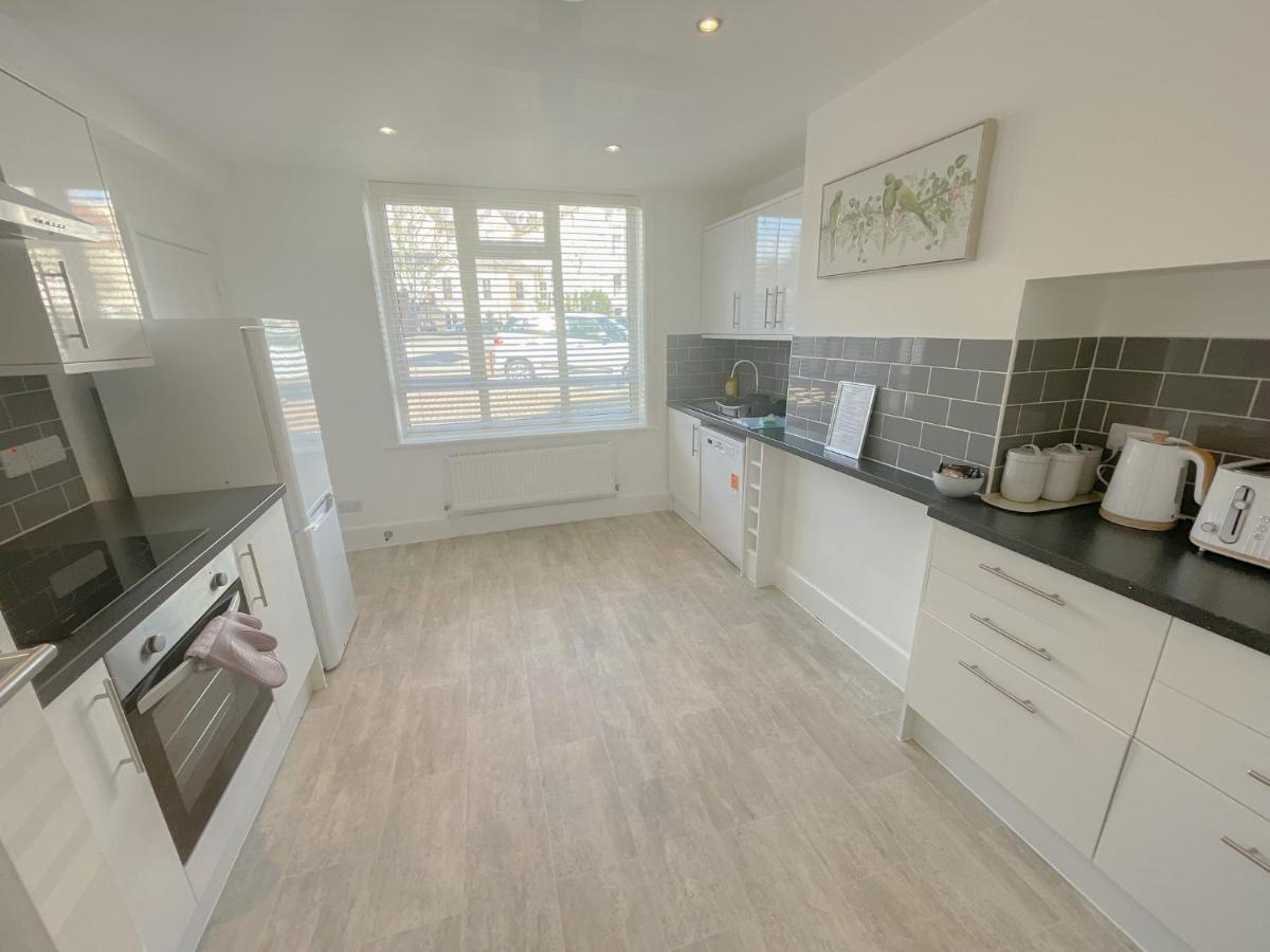 Large 3 Bedroom & 2 Bath - Ground Floor With Parking Bournemouth Eksteriør billede