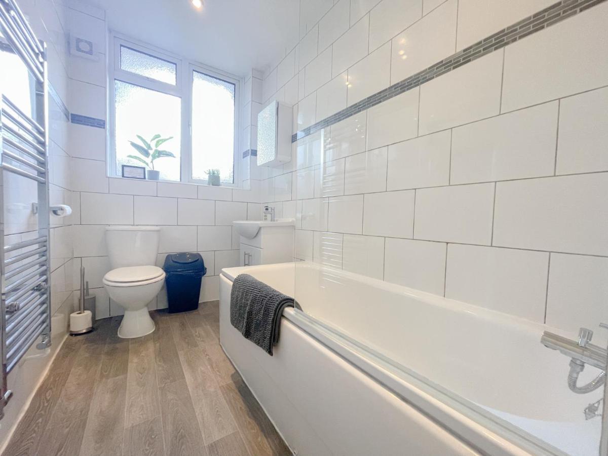 Large 3 Bedroom & 2 Bath - Ground Floor With Parking Bournemouth Eksteriør billede